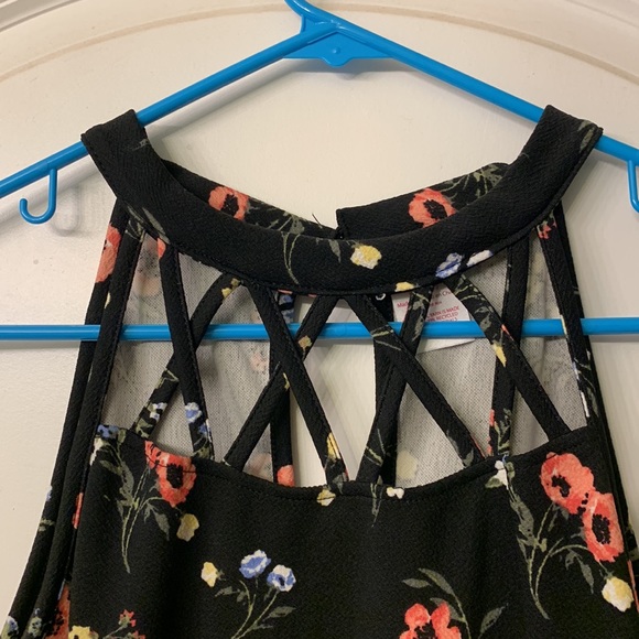 Like new! Never worn! - Picture 4 of 7